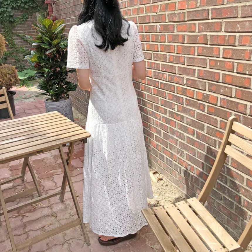 Korejpaaの女性のドレス夏の韓国シックな穏やかなクロスVネック小胸の高腰のパフスリーブ刺繍花vestido 210526