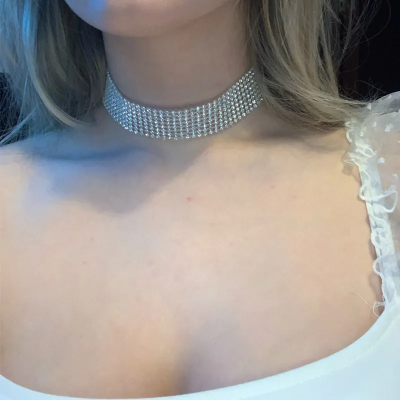 Fashion Crystal Choker Halsband för kvinnor Bröllop Stretch Rhinestone Statement Punk Gothic Halsband Tillbehör Smycken J0312