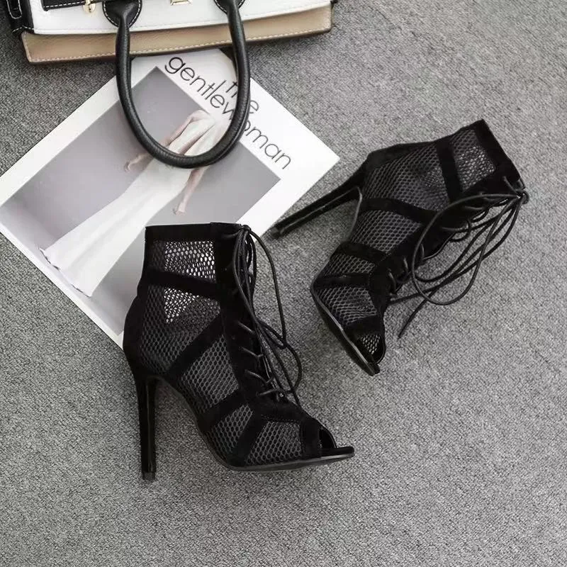 Kadın Yüksek Üst Dans Ayakkabıları Siyah Balo Salonu Çizmeler Salsa Tango Ayakkabı Kız Moda Parti Örgü Kesme Yüksek Topuk Sandalet Yaz 2022 220226