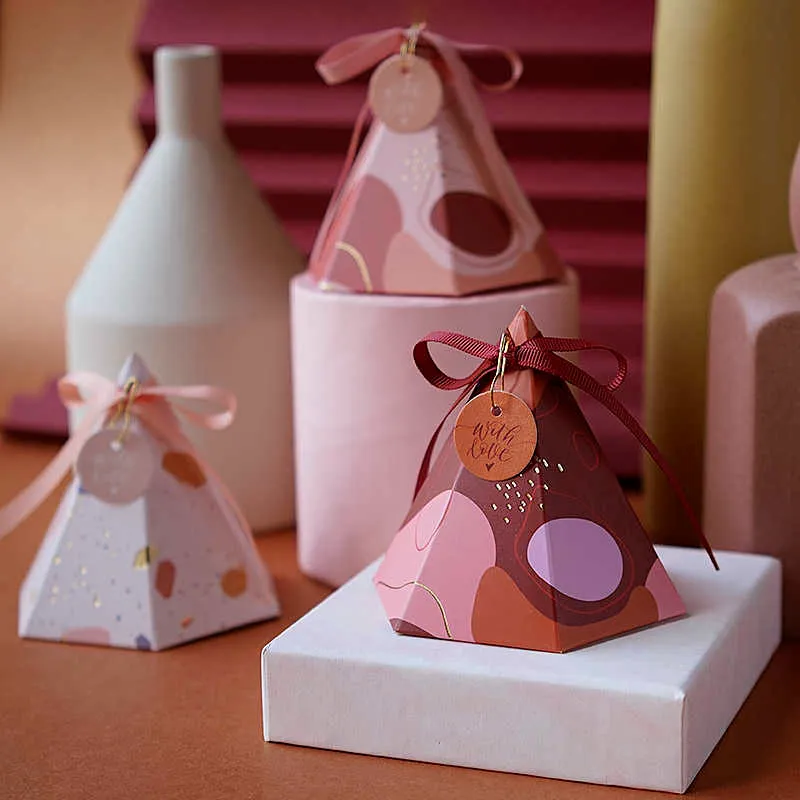Geschenkbox Pyramide Hochzeitsbevorzugungen Pralinenschachtel Babyparty Schokoladenpapierschachtel mit Bandschachteln Verpackung Kleine Schachteln für Geschenke 210724