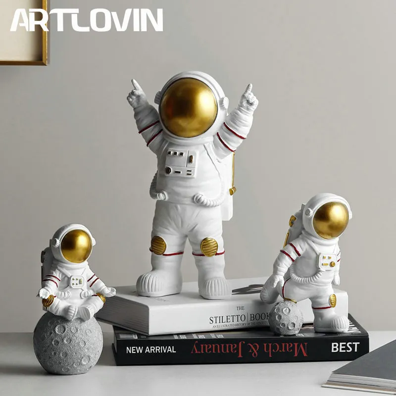 新しいモダンな家の装飾宇宙飛行士のフィギュアマンボーイフレンドの誕生日プレゼント抽象的な彫像ファッションスペースマン彫刻ゴールドカラー2260Q