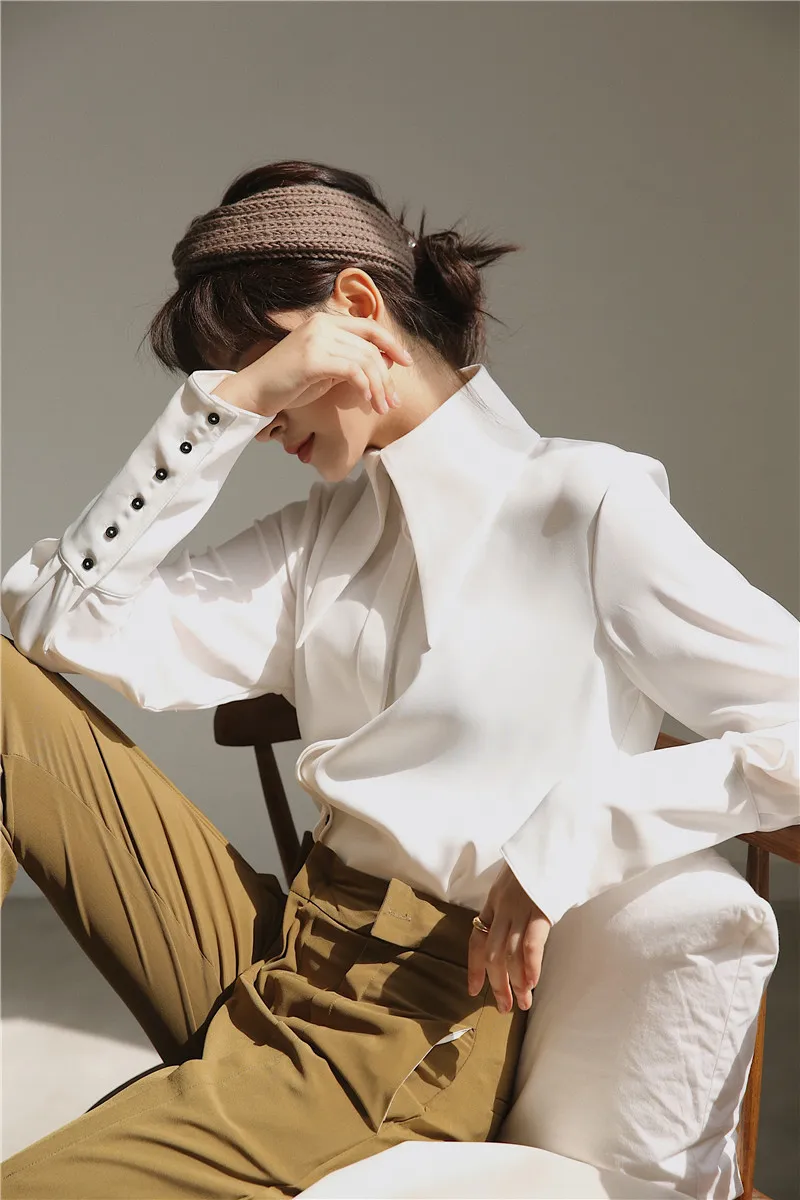 Weiße Vintage-Bluse mit langen Ärmeln, Knopfleiste und großem Kragen, Damen-High-Fashion-Blusen und Tops, Herbstkleidung 210427