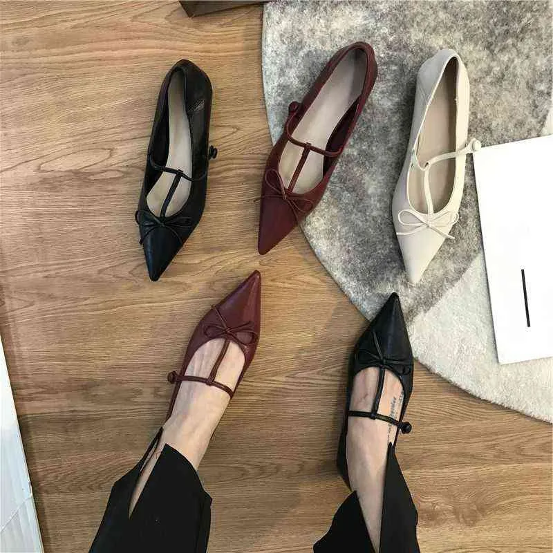 Chaussures habillées tempérament blanc lait coréen tête pointue bouche peu profonde t-boucle chaussures à talons bas femmes vent doux fond plat banquet 220303 220303