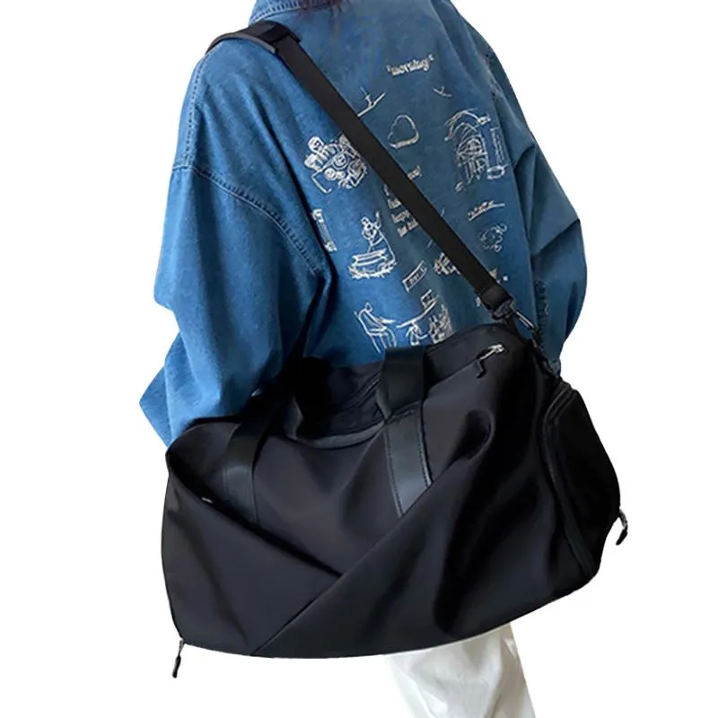 Duffel Bags Fashion Fitness Travel Bag Women 2021 Summer Oxford tyg Vattentät Yoga Gym Sport stor kapacitet Crossbody Handbag199m