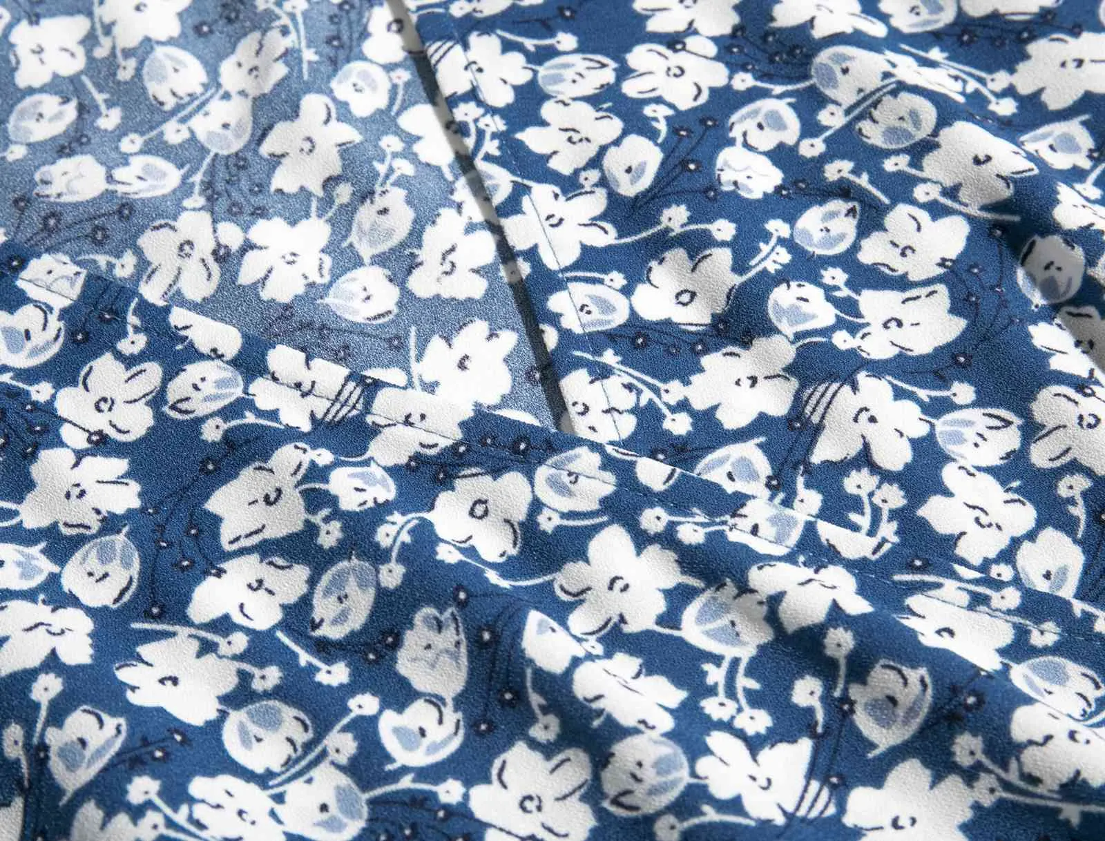 Vintage Francja Styl Krótki Rękaw Wrap Koszula Moda Blue Floral Print Tie Łuk Talii Bluzka Kobiety Jednoczęściowe Topy 210429