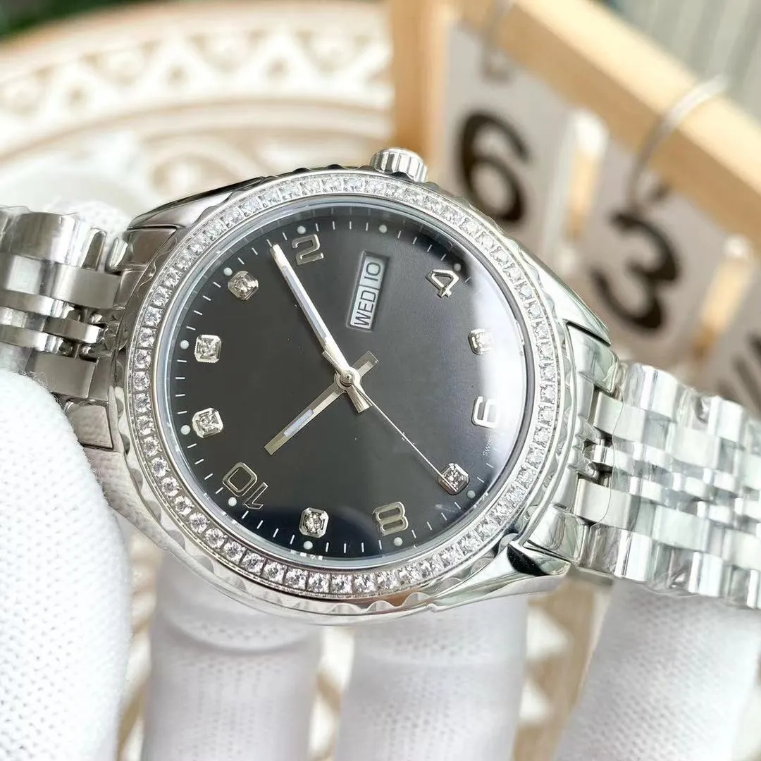La série haut de gamme de montres pour hommes adopte le mouvement mécanique automatique 8205 importé, bracelet en acier inoxydable 316, résistance aux rayures 337J