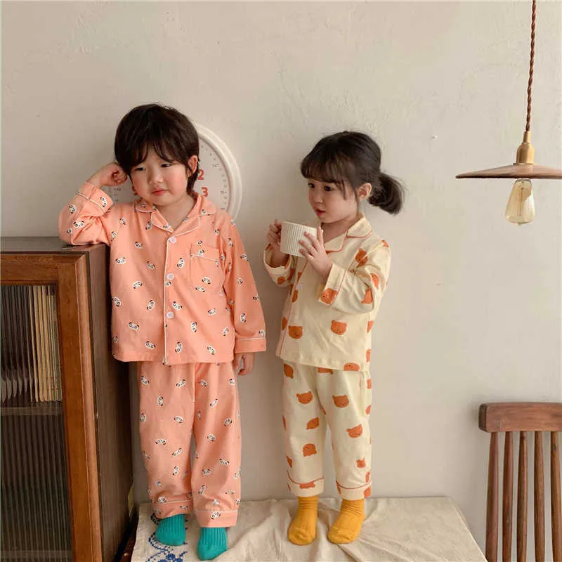Pojkar och flickor Cotton Cartoon Pajama sätter unsiex Kids Soft Turndown Collar Sleepwear Children Fashion Nightwear set 210615