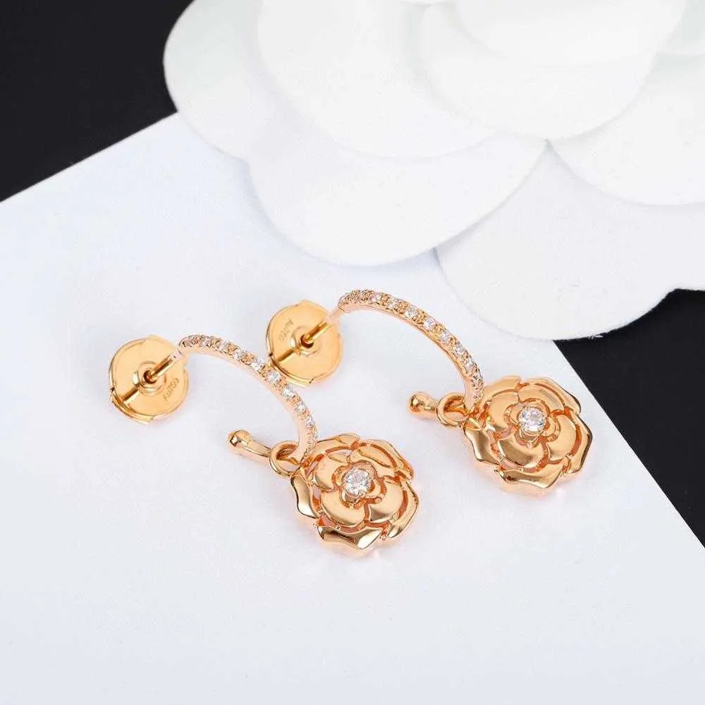 Nowa gorąca marka czyste 925 Sterling Srebrne kolczyki róży Rose Gold Colding Camellia Flower Pure 925 Sakura Flower Colking