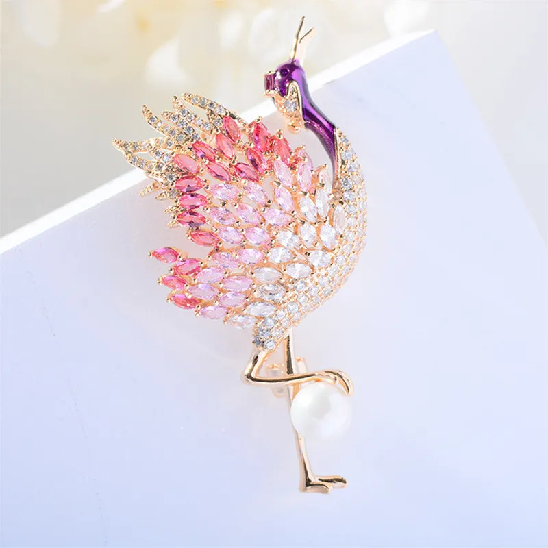 Creativo Semplice Flamingo Spille Spilli Placcato In Oro Gioielli di Marca Le Donne 2021 Moda Matrimonio Zirconia Uccello Corpetto