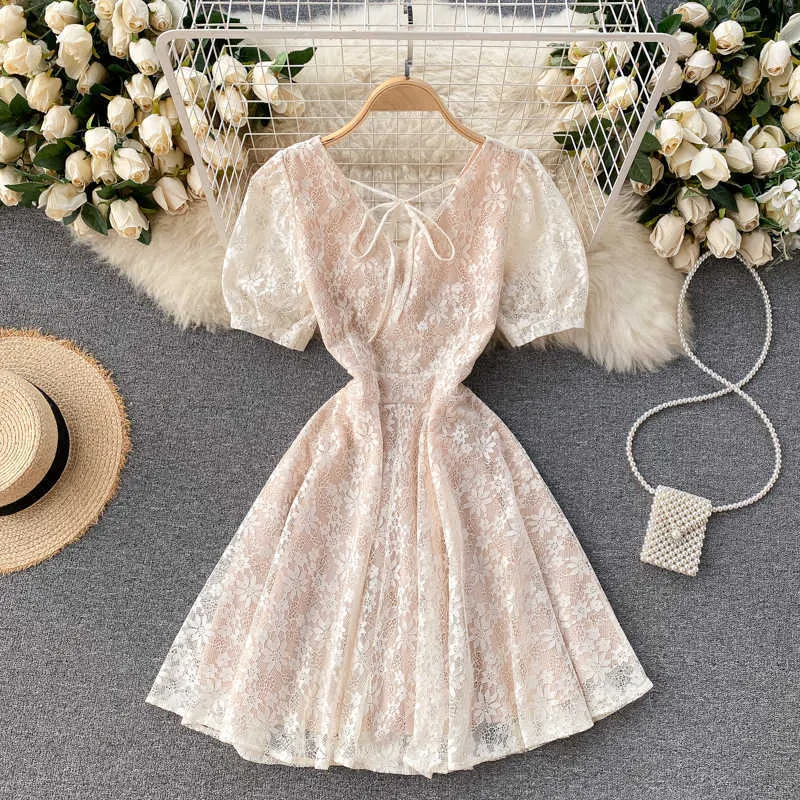 Robe d'été pour femmes coréenne élégante dentelle florale boutonnée col en V à manches courtes taille haute a-ligne fête mini es 210603