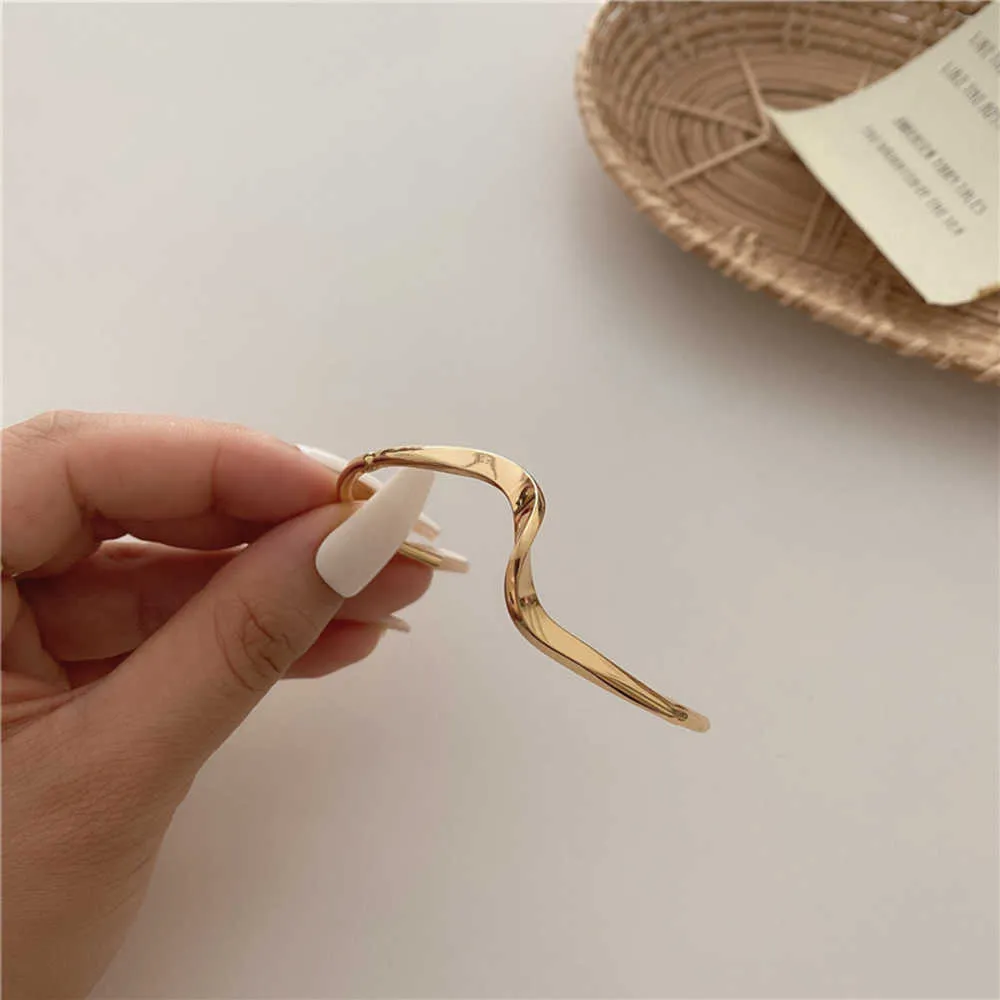 2021 Simple Nouveau Blanc Shellfish Board Bend Métal Géométrique Chevauchement Résine Acétique Bracelet Ouvert Pour Femmes Filles Bijoux Q0722