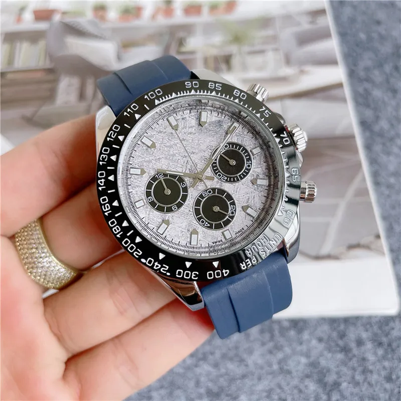 Watch Watch Men Mensifunction Style Rubber Strap Watches Quartz Wrist Watches Dals Small يمكن أن تعمل R165263R