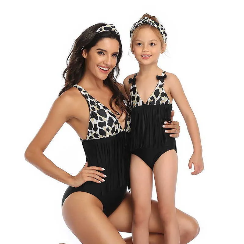 Summer Family Matching Swimsuit 2-pcs Sets One Pieces Bikini Leopard Stripe Swimming Trunks Mother Daughter E2007 210610