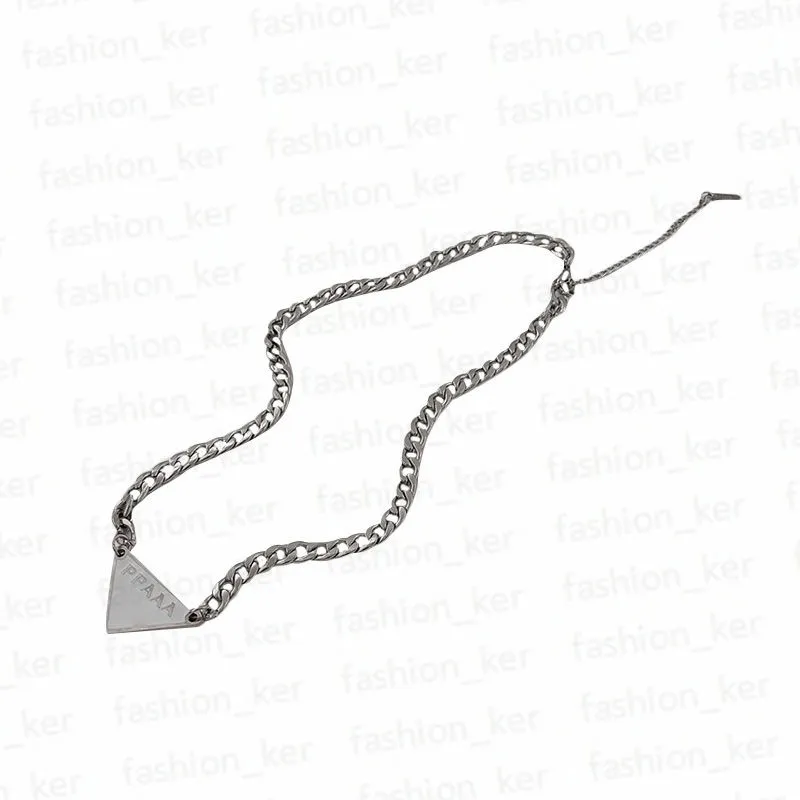 Ontwerper Geometrische ketting Fashion Pendants Driehoekvormige kettingen voor man vrouw neutrale koele stijl goede kwaliteit182i