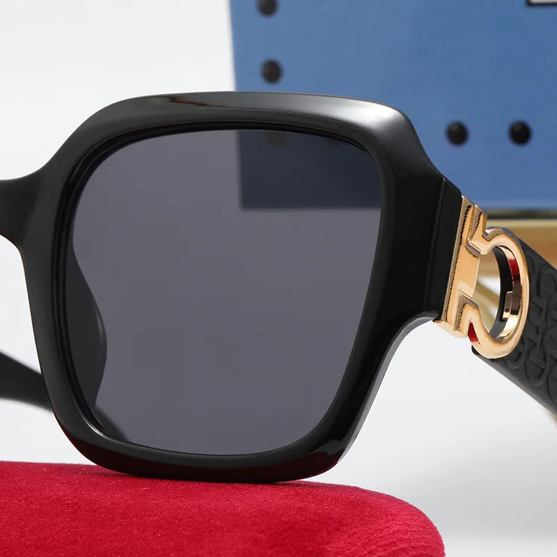 De nieuwste klassieke zwarte frame dames zonnebrillen wijn rood tweedelig mode-accessoires goud logo noble temperament catwalkshow NE2707