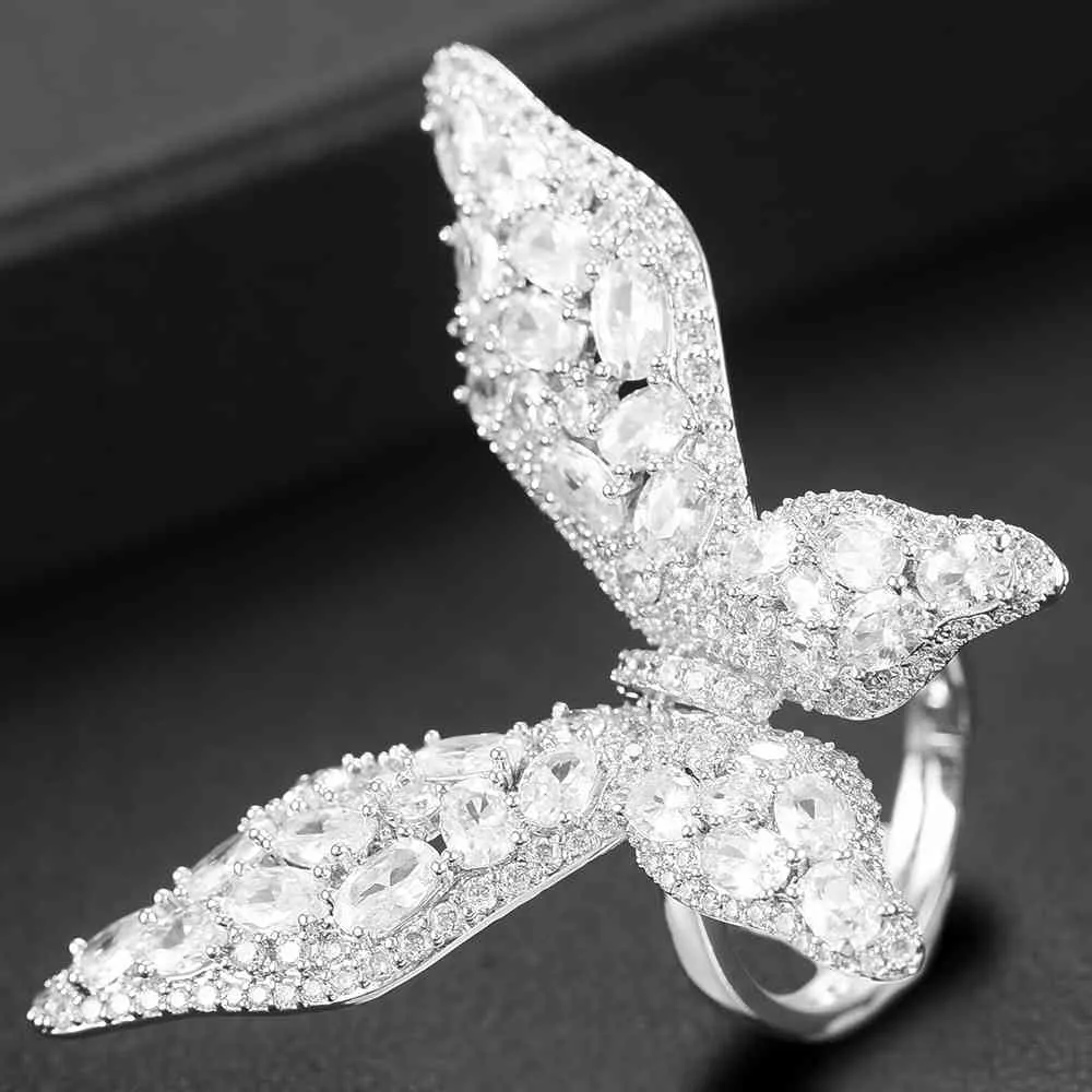 女神ブライダル婚約の結婚式のキュービックジルコンドバイアクセサリーのためのゴッドキル韓国の高級蝶のリングの指輪ジュエリー2020
