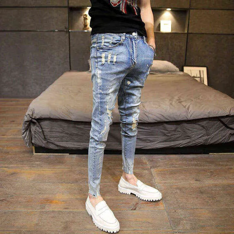 Gros Fashion Trendy hommes printemps et été coréen slim pieds jeans hommes tendance esprit gars déchiré trou crayon pantalon 211103