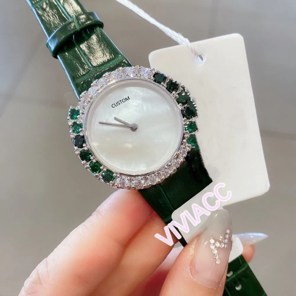 Famous Brand Géométriques Graphiques Graphiques pour femmes Véritable horloge cuir en cuir complet Crystal Green Diamond Quartz Quartz Wrist 32mm1870650