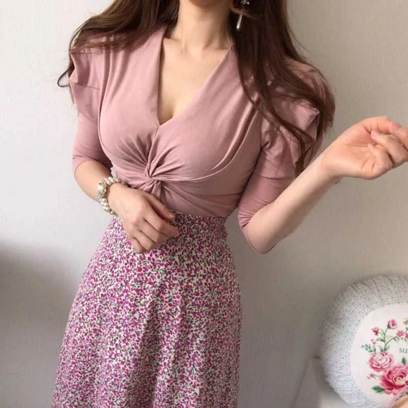 Korejpaa Kadınlar Elbise Setleri Yaz Kore Chic İhale V Yaka Kink Kabarcık Kollu T-Shirt Ve Yüksek Bel Pembe Çiçek Etek Suit 210526