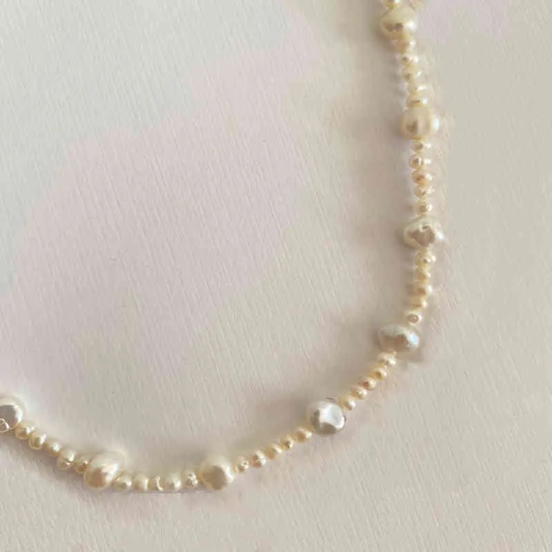 Perlas pequeñas naturales bohemias para mujer, accesorios de moda elegantes, collar de clavícula Retro Simple, abalorio, regalo de joyería de gama alta