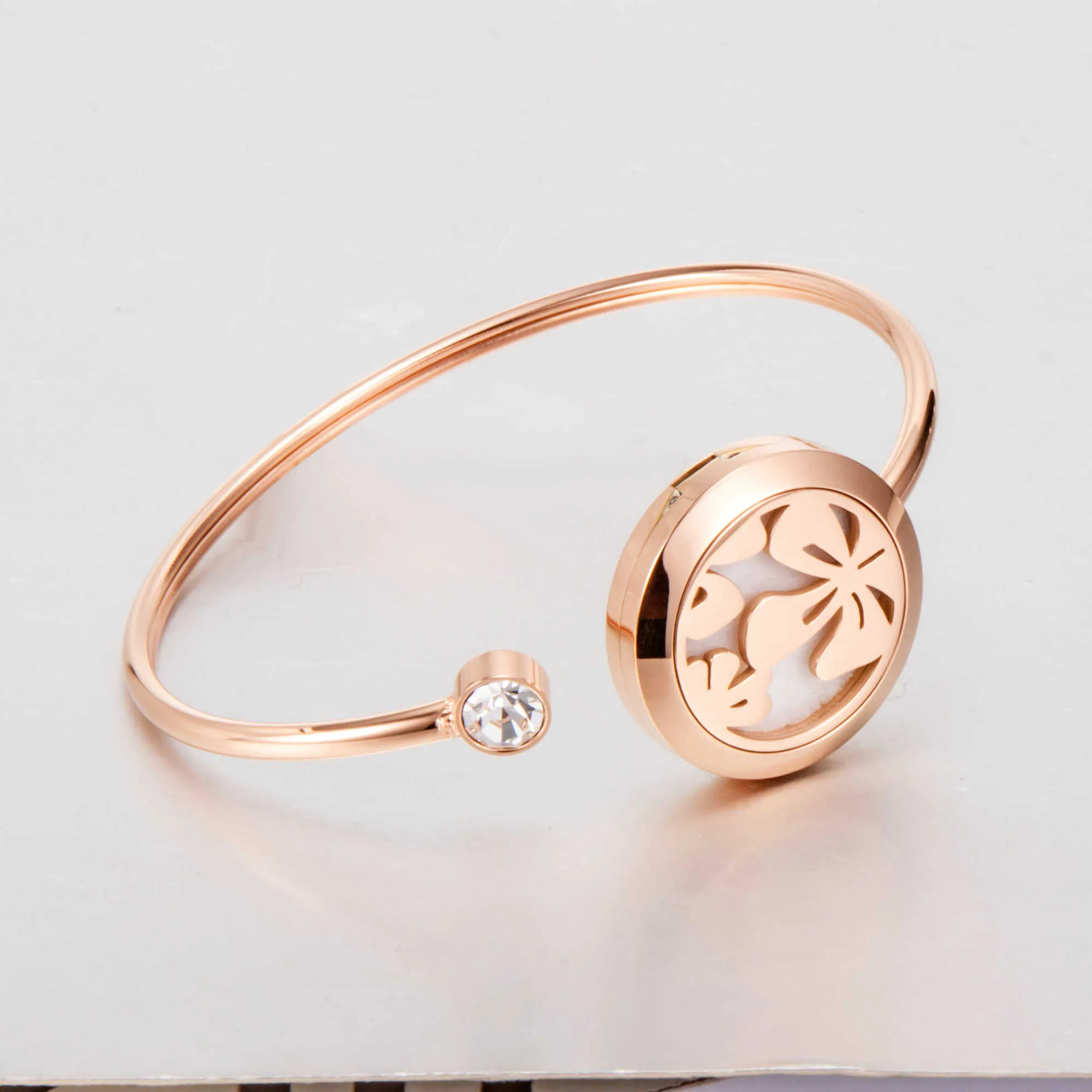 Bracelet diffuseur d'huile essentielle ouvert en or rose en acier inoxydable L316 bracelets simples en acier pour femmes magasin de bijoux bracelets Lotus Q0719