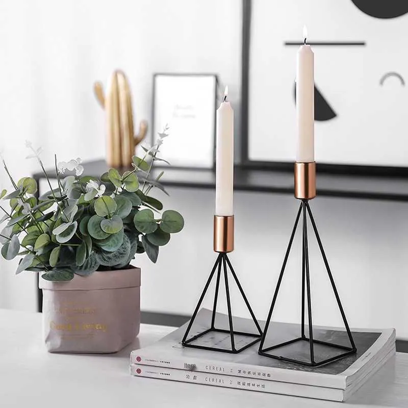 Nordic Simple Geometric Decoration Candlestick Line Beauty Wrought Iron Creative Candle Holder Home Accessories 210804