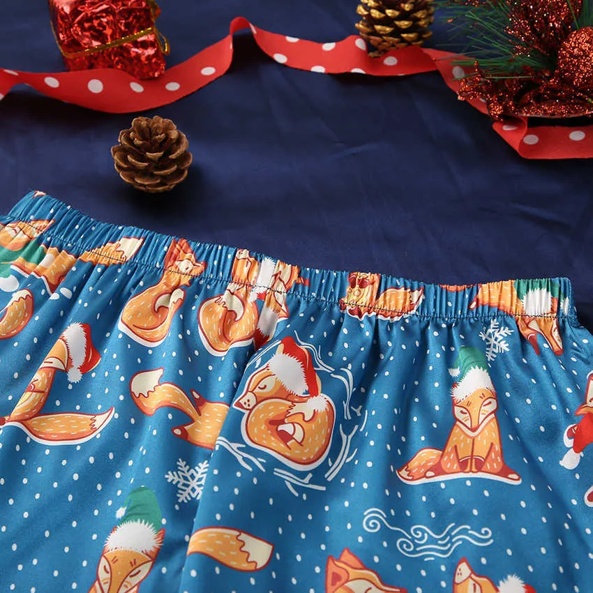 Print Christmas Sexy Pyjama voor Dames Sets Nachthemd Spaghetti Strap Slapkleding Satijn Nightie Split Shorts Vrouw 210809