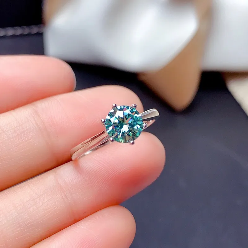 Anello Moissanite verde blu 1CT 6.5MM VVS Lab Diamond Tested Gioielli di moda passati con certificato Argento sterling 925 reale