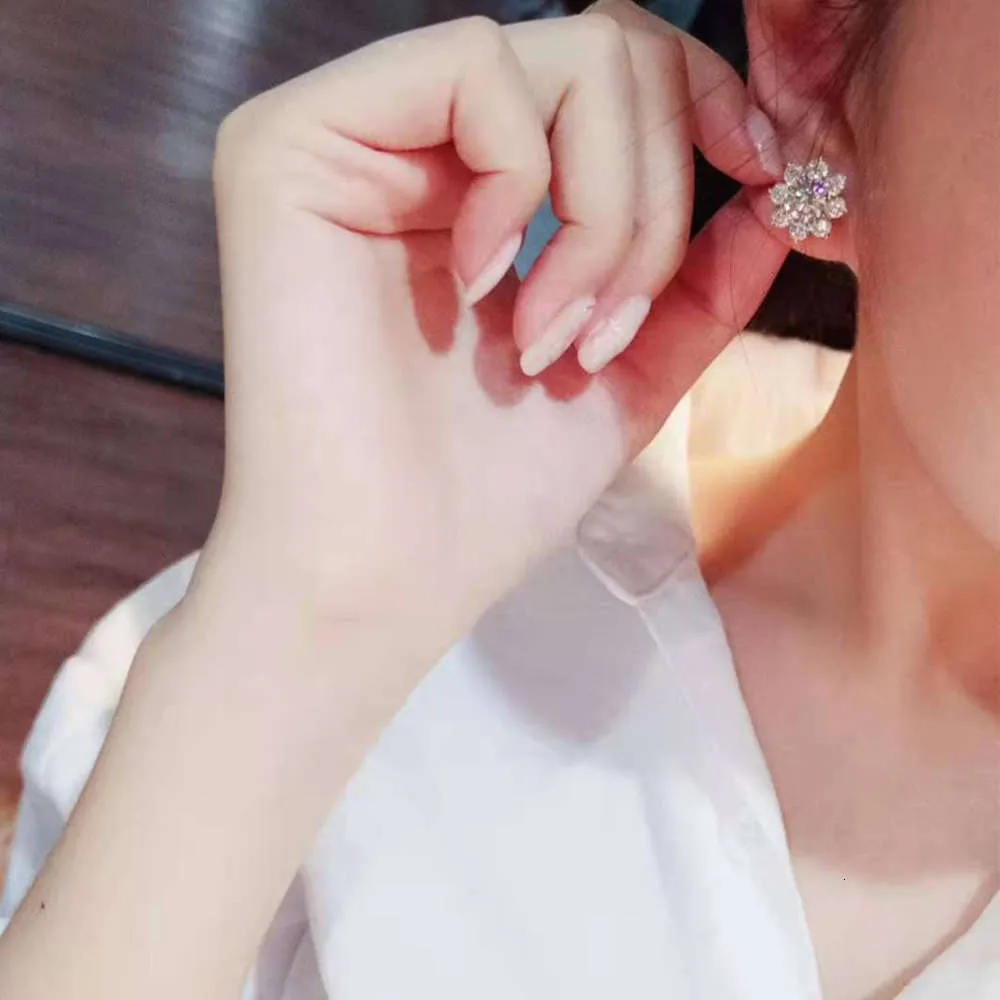 HBP Earrings Women's 925 Silver Plated 18k Gold 1 Carat Imitation Diamond High Carbon Diamond5585785