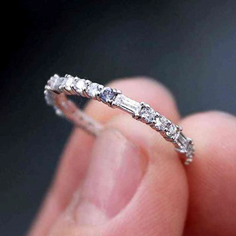 Trendy Dunne Minimalistische Wit Zirkoon Crystal Rhinestone Damesvinger Ring voor Bruiloft Engagement Party Sieraden Maat 6-10 G1125