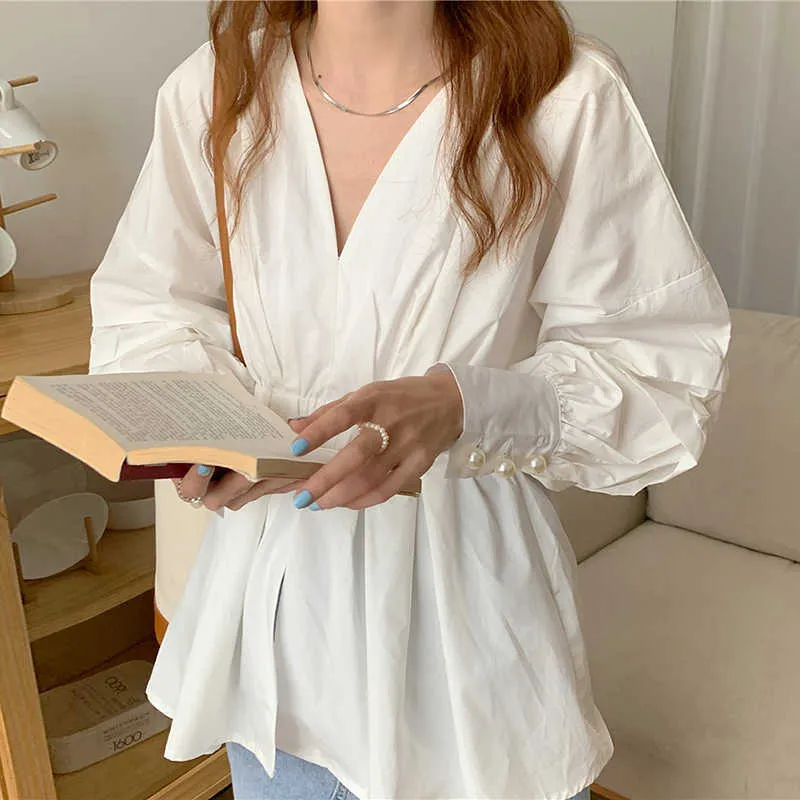 Korjpaa Kvinnorskjorta Sommar Koreanska Chicgirls Gentle Milk Soft V-Neck Wrinkled Pearl Button Embellished Puff Sleeve Blusar 210526