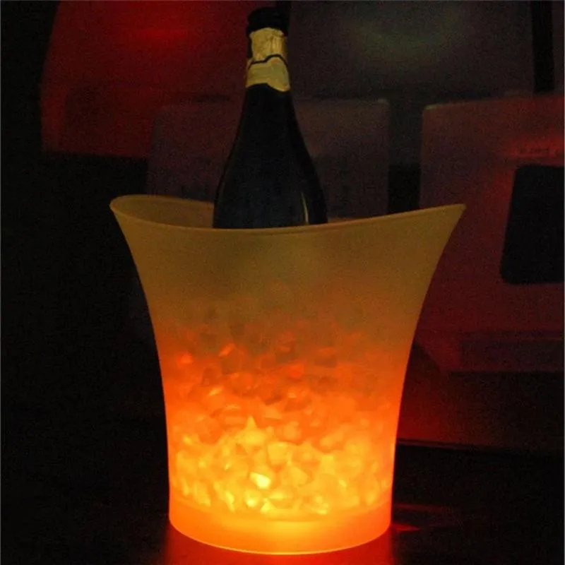 Seaux à glace et refroidisseurs multicolores 5L étanche en plastique LED seau barres de couleur boîtes de nuit éclairer Champagne bière nuit Party243U