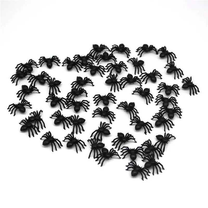 50 StksNiet Giftig Plastic Black Spider Truc Speelgoed Kleine Realistische Nep Spinnen Voor Halloween Spookhuis Prop Decoraties y0827