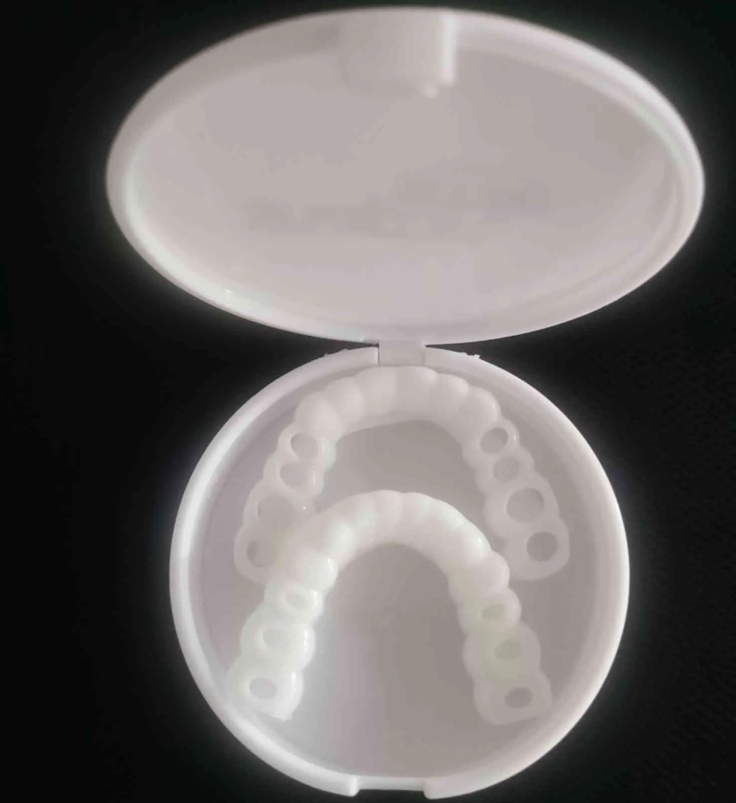 Den fjärde generationen Instant Silicone Artificial Tooth Braces Whitening Paste False Hasces7957868