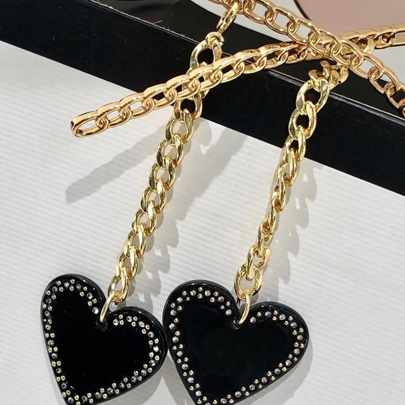 Solglasögon Metal Frame Cat Eye Women With Heart Shaped Charms Fashion Style Lady Eyewear223s