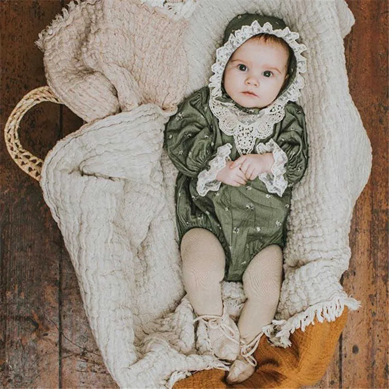 クリスマスの赤ちゃん祭りを着る美しいベルベットのレースロンパース幼児の女の子長袖の花襟が付いている長袖210619