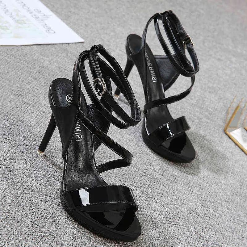 Sandalet Mizaç Patlayıcı Sandalet Yaz Yeni Orta Topuk Yüksek Topuklu Bayanlar Yüksek Topuklu Marka Moda Artı Boyutu Ayakkabı 220309