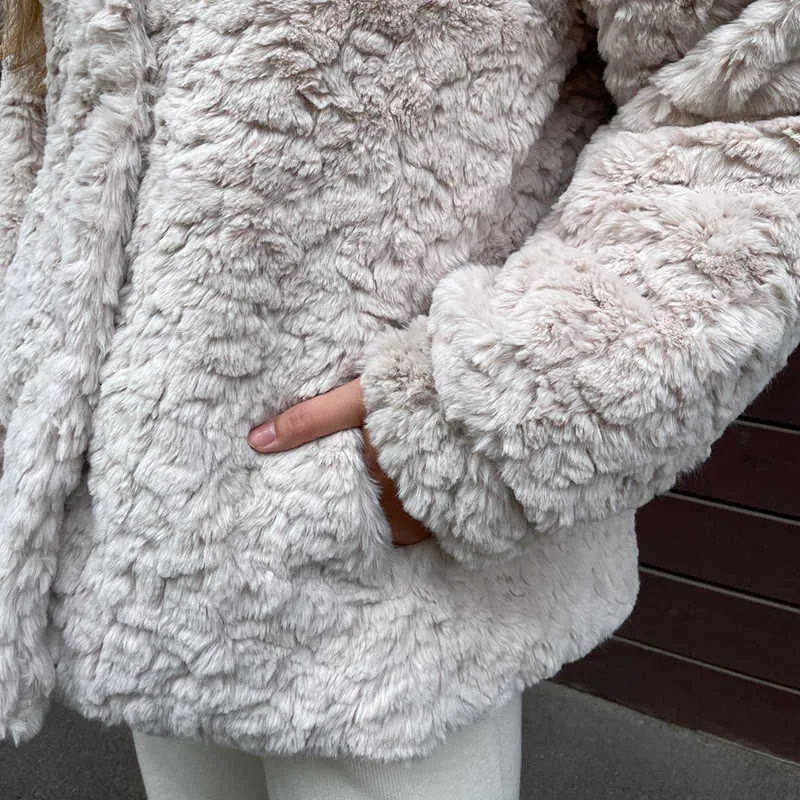 スウィートピンクのフェイクの毛皮のコート女性冬のビンテージスタンドカラーフッフィーの暖かい毛皮のコートプラスサイズ3xl 211019