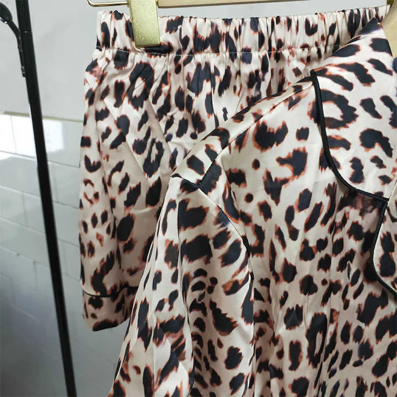 Sommar Kort pyjamas för kvinnor Leopard Print Sleepwear Pyjamas Satin Silk Pjamas PJS Set Loungewear Hemkläder Pijamas 210809
