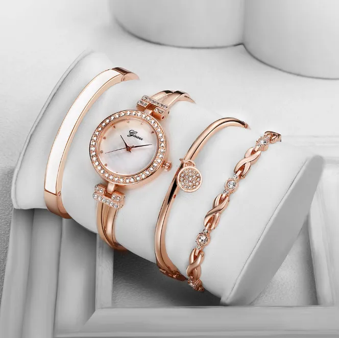 Sprzedawanie luksusowych 4 sztuk zestawu damskiego zegarek Diamond Fashion Quartz zegarki na rękę Panie na rękę Bracelets288d