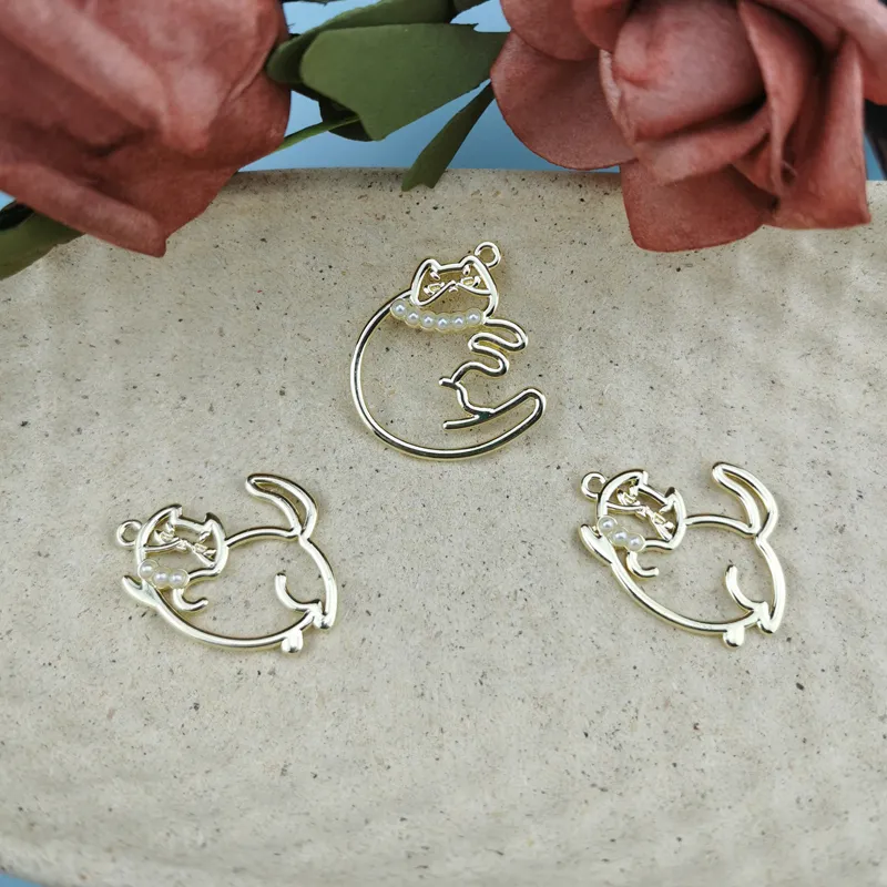 Breloques en métal avec perles de chat mignon, 10 piècesboucles d'oreilles, accessoires de bricolage, pendentifs de conception ajourés, adaptés à la fabrication de bijoux artisanaux