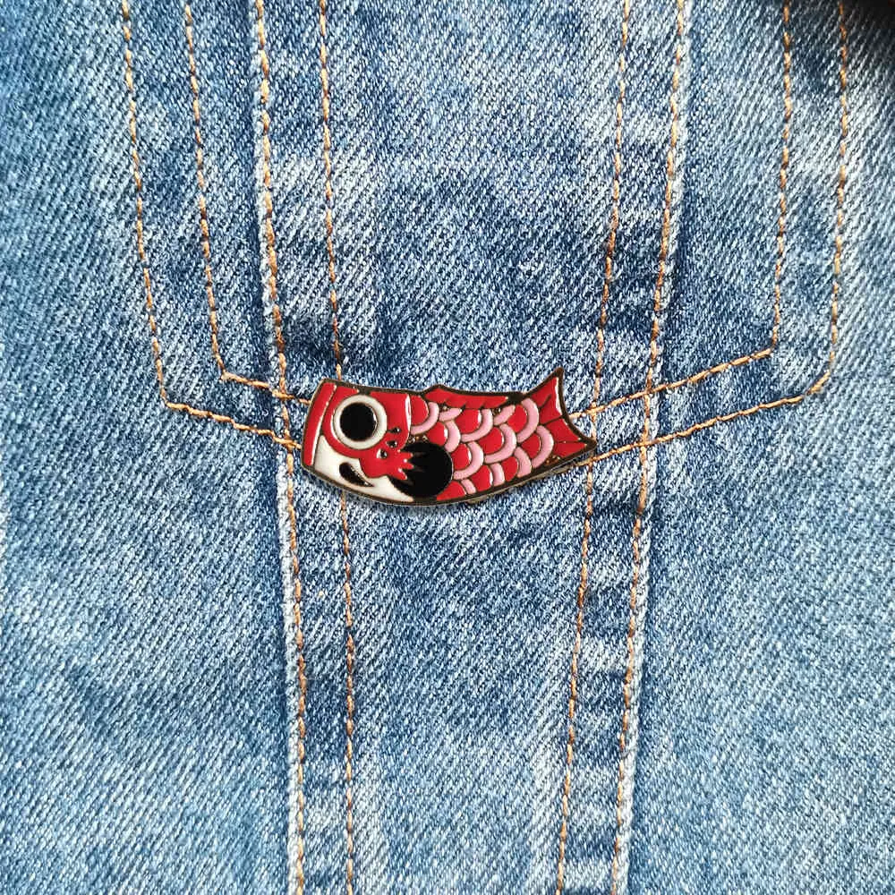 10 stks / partij Vintage Animal Broches voor Vrouwen Rode Koi Vis Emaille Pin Sjaal Gesp Hoed Jas Accessoires Sieraden Geschenken