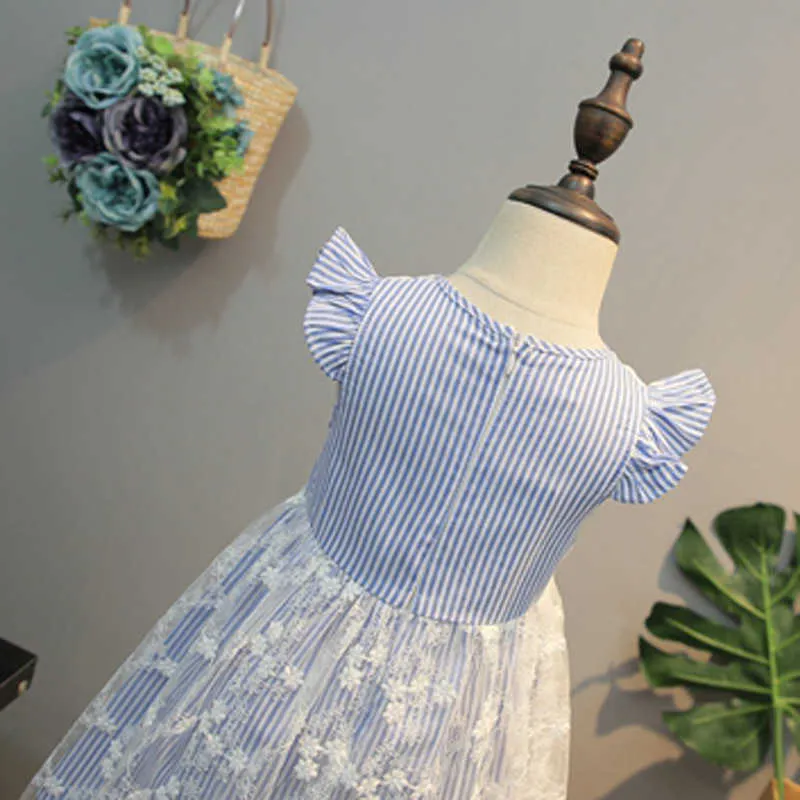 Summer Girls 'Dress Stripe Lace Coreano Falso Due Flying Sleeve Party Princess Abbigliamento bambini bambini 210625