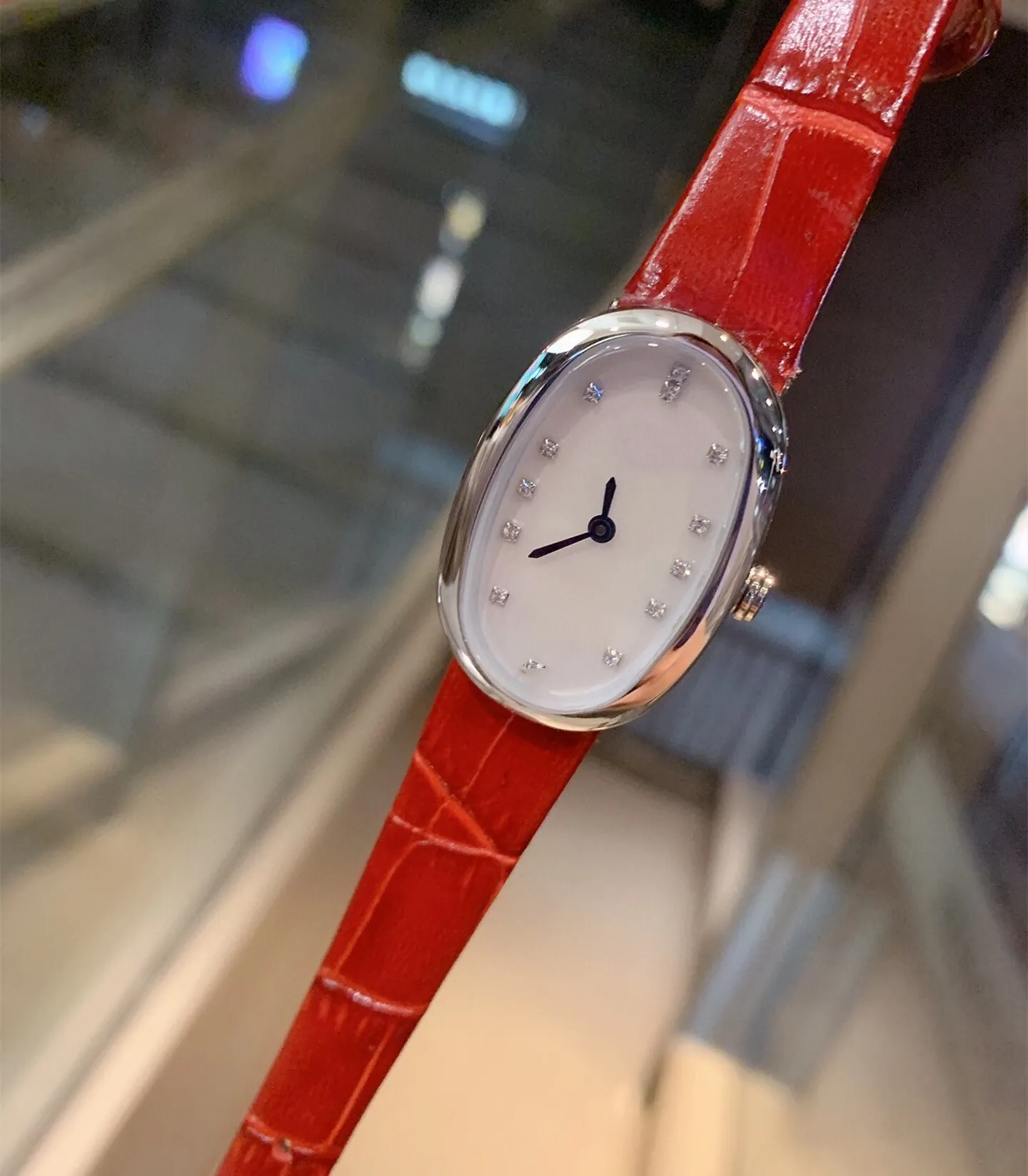 Nouvelles femmes diamants carrés géométriques montre-bracelet en acier inoxydable quartz nacre montres dame noir rouge cuir horloge