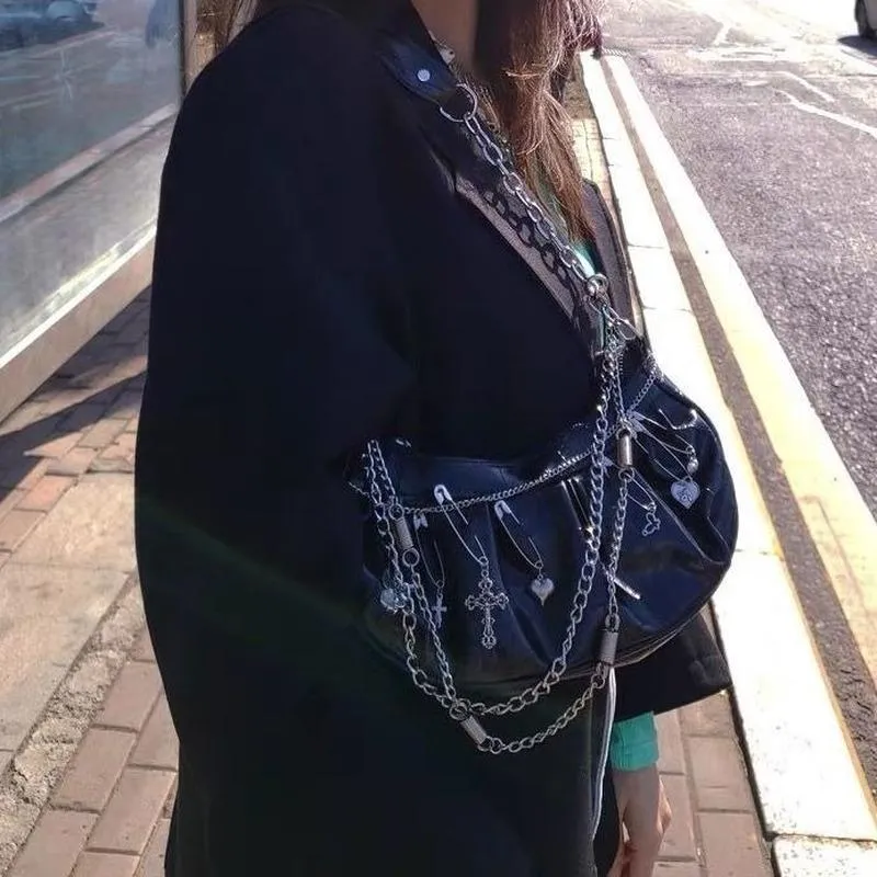 Abendtaschen Xiuya Harajuku Goth Bag Frauen 2021 Japanische Metallpunkstil Falten -Hobos Schulter mit Kettendamen Handtasche Geldbörsen 275m