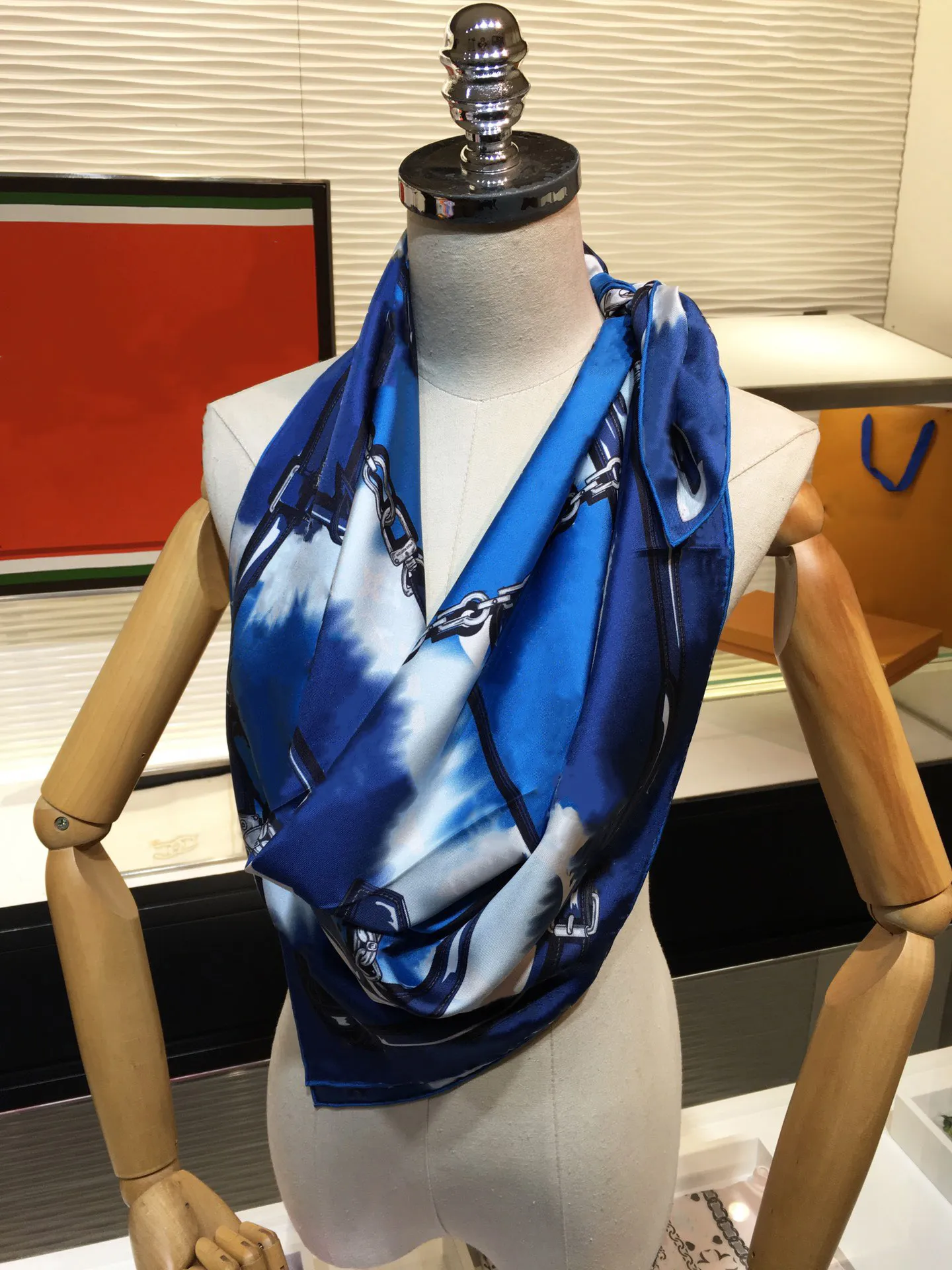 ハイエンドの女性スカーフデザイナースカーフショールファッションウォーム冬の高品質のカシミアシルクスカーフスクエアサイズ90 90227S