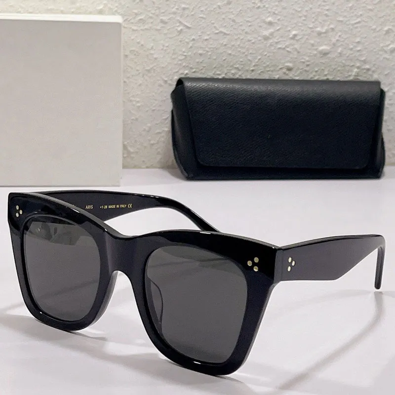 Frauen Sonnenbrille 4S004 Big Frame Schwarze Brille Drei-Punkte-Nieten-Dekoration Mode Sonnenbrille Frühling Sommerreise Urlaub UV40256C