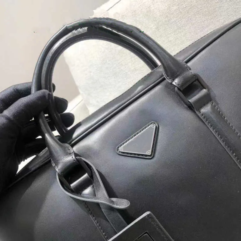 2022NEW MEN SKULD PROORTCASE Svart läderdesigner Handväska Business Laptop Bag Messenger Väskor med namnskyltar Totes Men's 288F