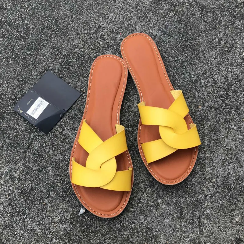 Verão Mulheres Sandálias Sapatos Estilo Moda Couro PU Interlocking Superfície Feminina Chinelos Sólidos de Alta Qualidade Mulher Slides 220308