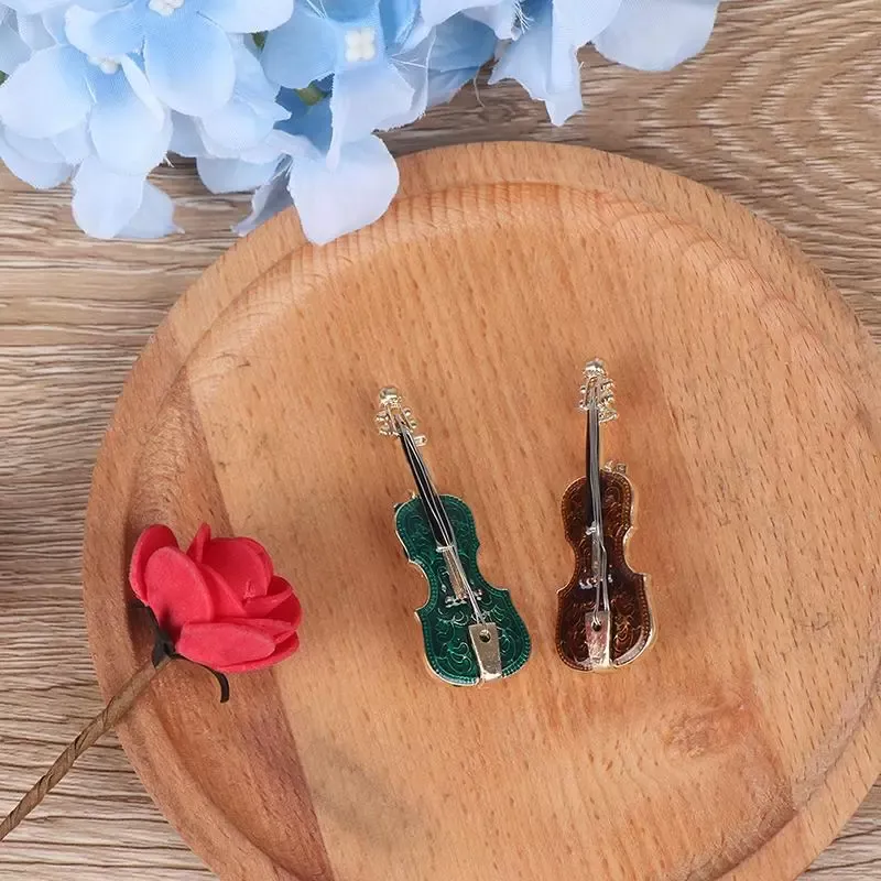 Pins, Broches Violino Musical para Mulheres Esmalte Aço Inoxidável Liga Brooch Pins Meninas Cachecol Camisola Clipes Distintivos Jóias